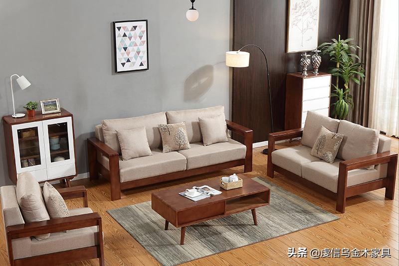 杨先生2万余元买实木家具，在密闭空间放了两天，打开门气味刺鼻