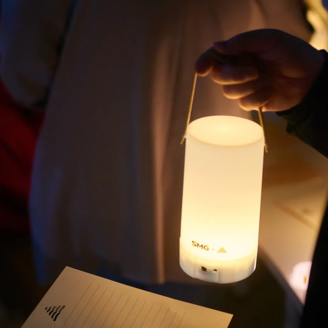 提灯夜游拍照姿势,提灯夜游天街