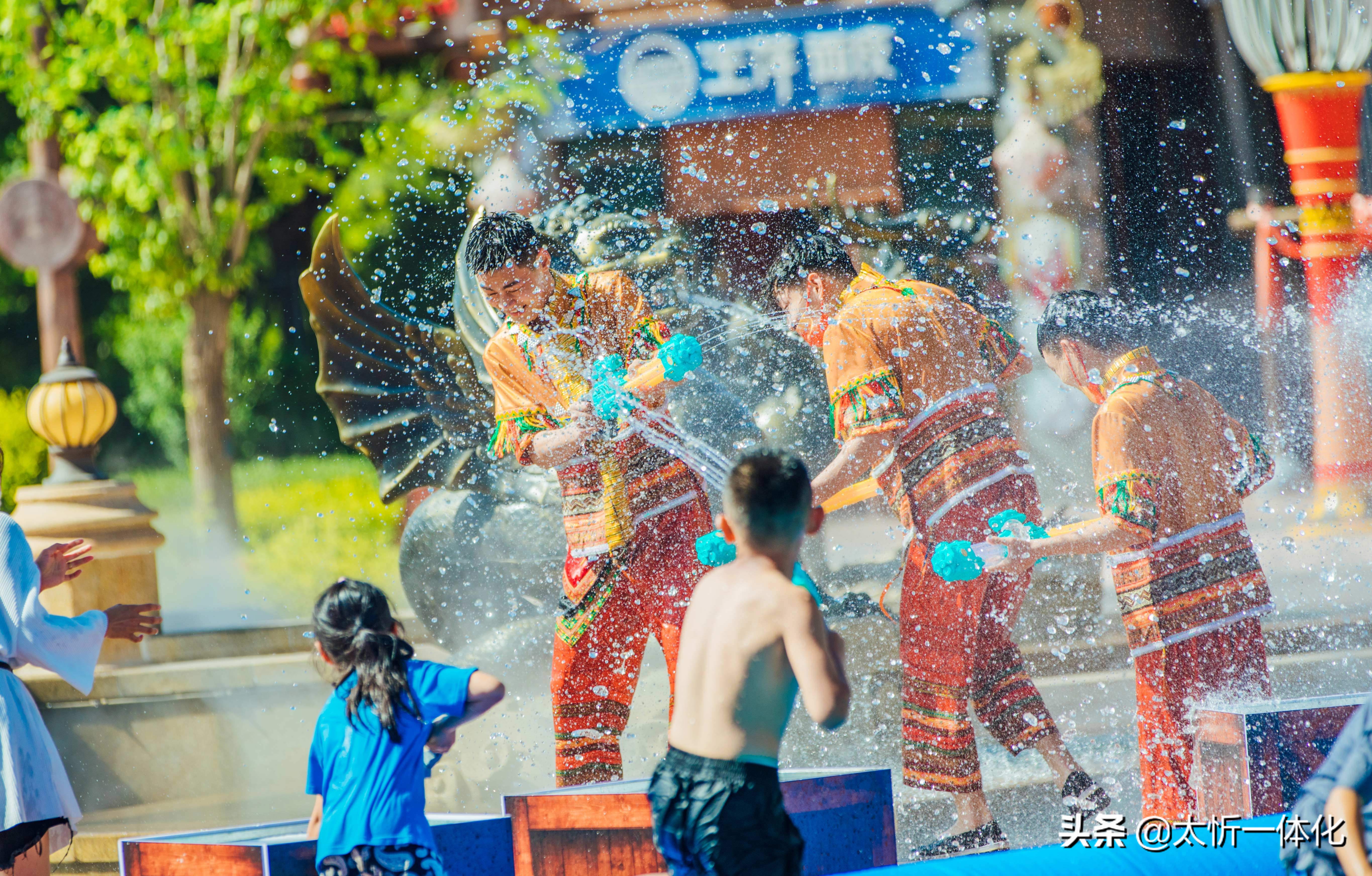 太原方特超级烟花秀,山西太原方特表演