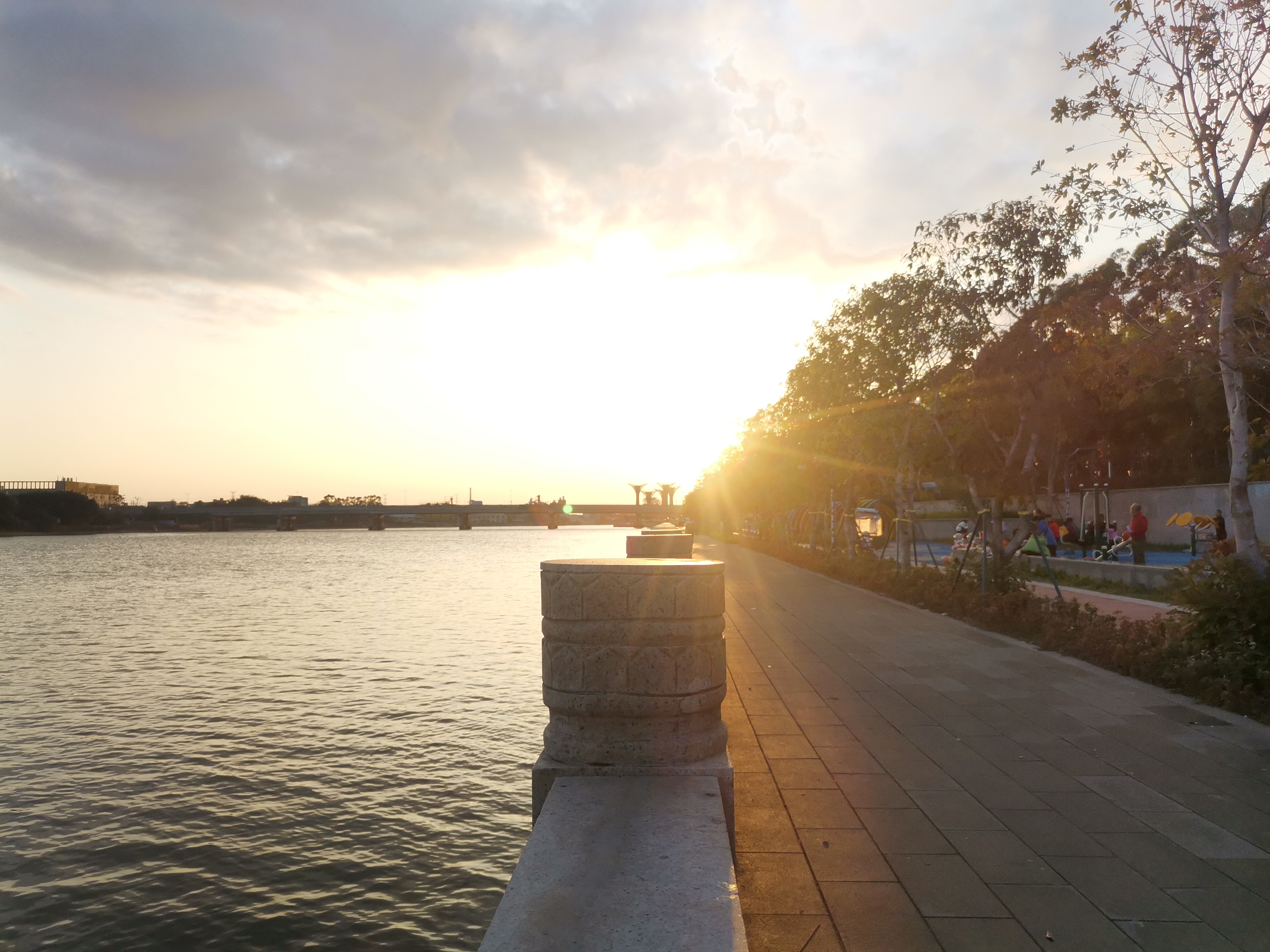 店小二的优势和缺点,店小二的价格为何相差很大