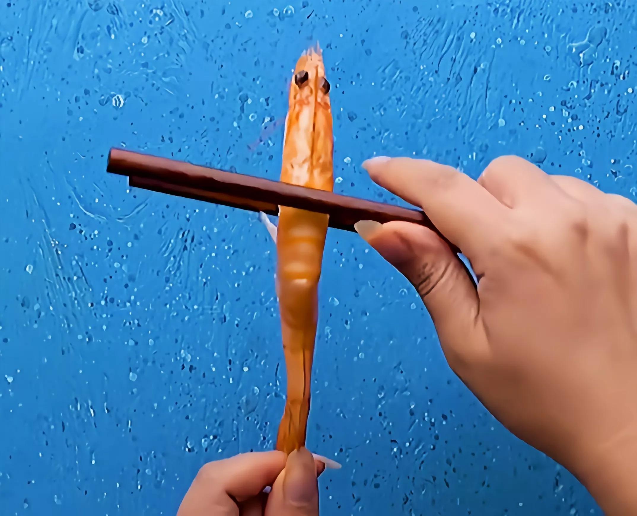 只用小苏打和白醋做胶水,不用小苏打光用牙膏做胶水