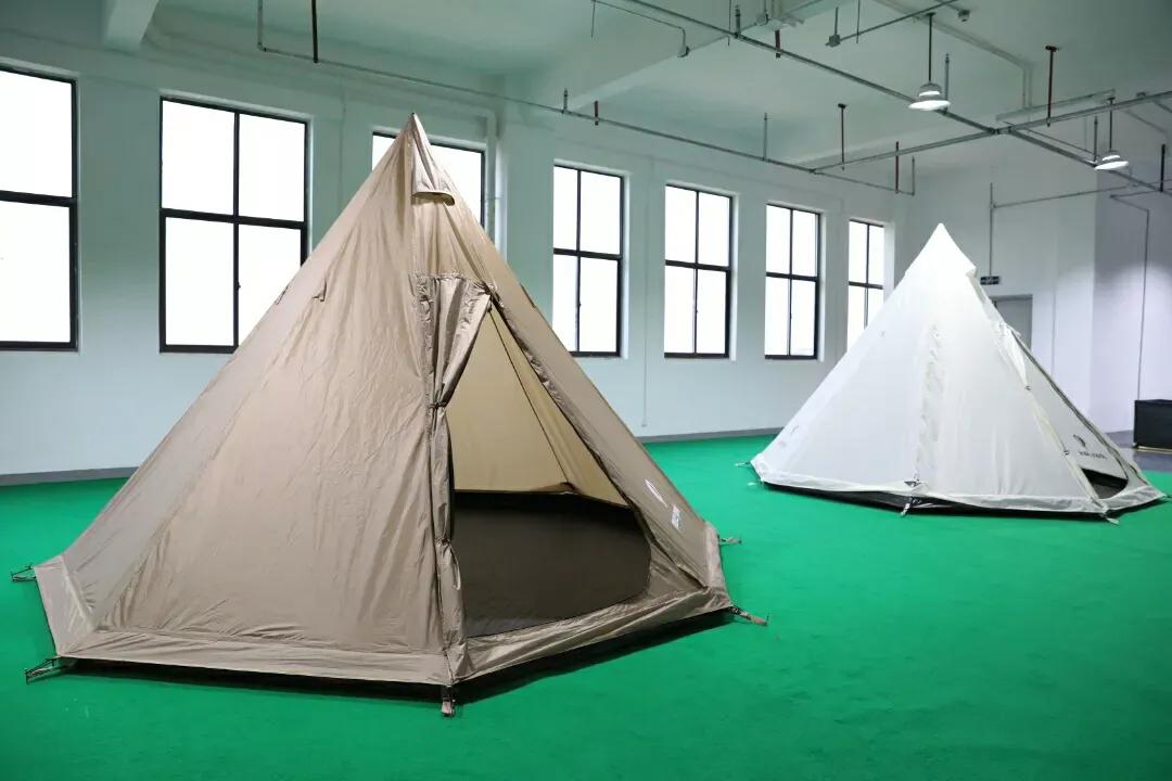 鎭幙涓夊ぇ宸ㄥご,娌冲崡淇￠槼澶у瀷浼佷笟