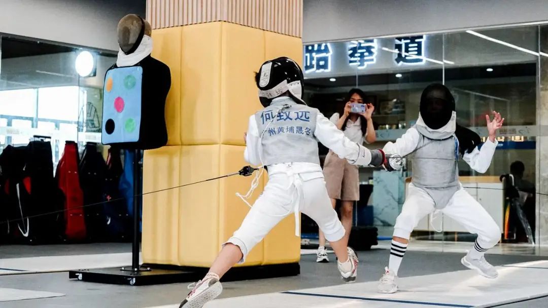 儿童击剑运动员下肢力量训练,少儿运动击剑