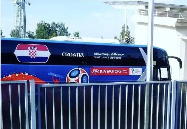 世界足球俱乐部大巴车,五大联赛球队大巴