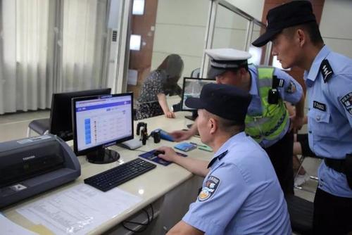 安徽高僧手抄经书卖50万，出门开奥迪，11年被捕牵出17年前灭门案