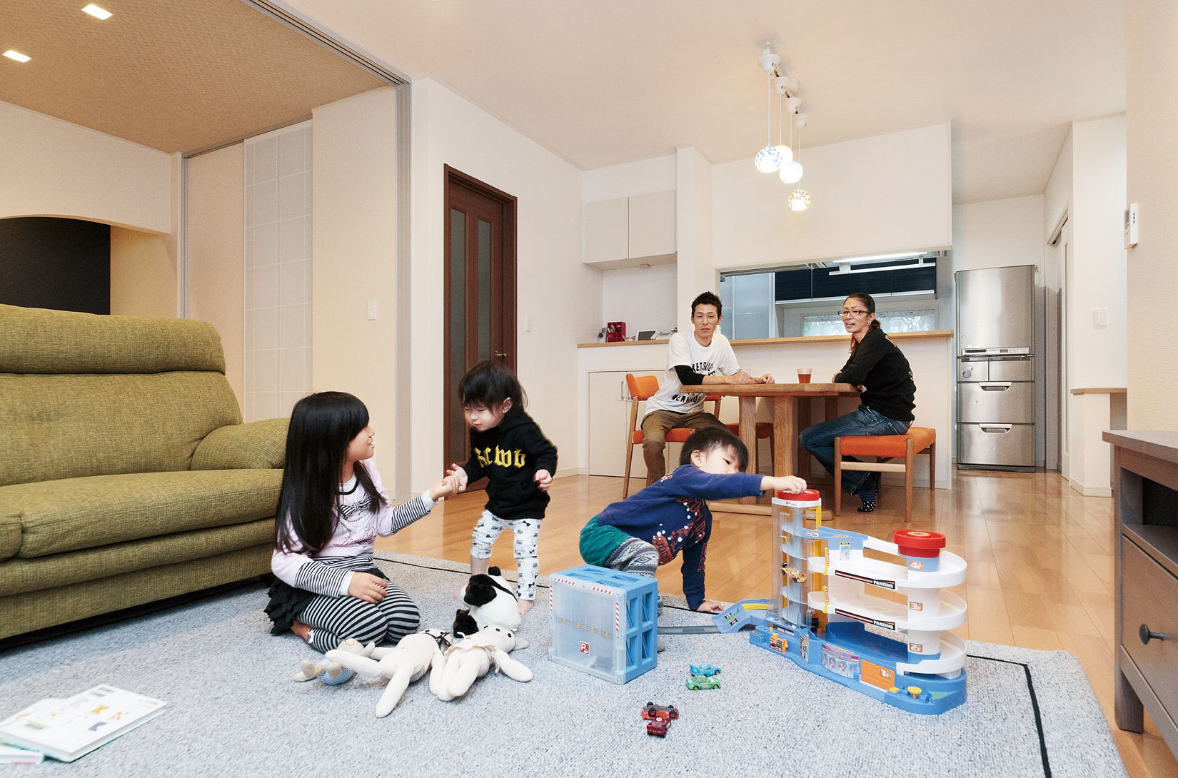 日本工薪阶层多长时间买得起房,日本平均几年的收入能买到房子