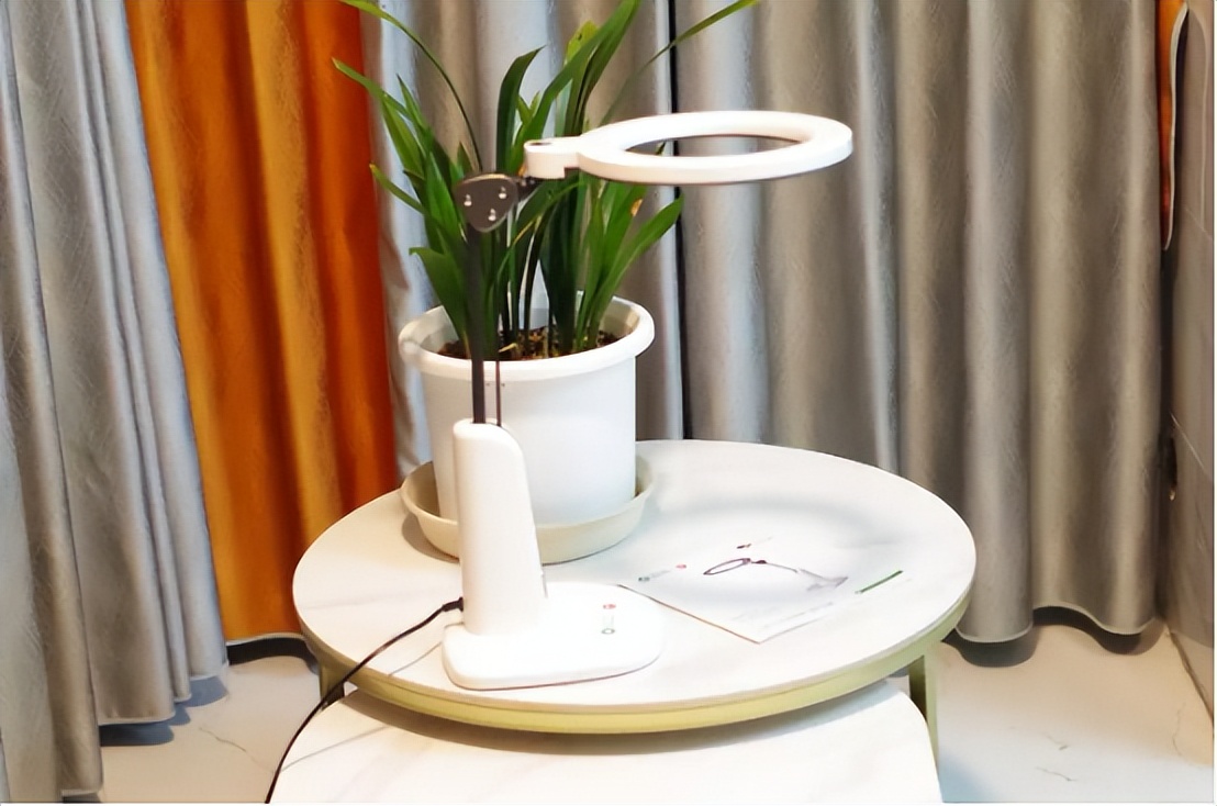 爱德华医生润眼灯评测,医生泪眼灯评测