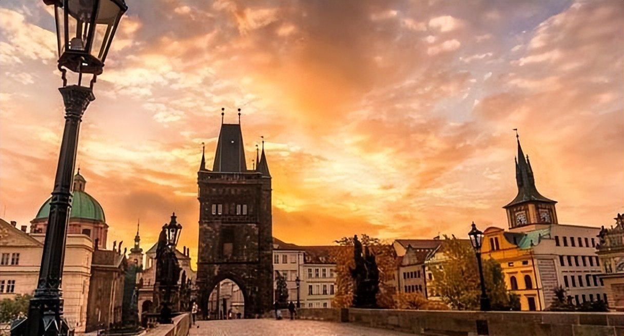 作为发达国家的捷克，为何走上自甘堕落的道路，沦为情色天堂？