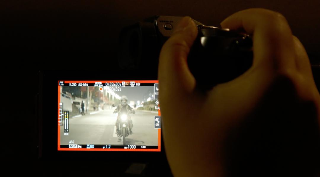 富士x-t5等四款相机迎来固件升级,富士x-t5对比富士gfx100s