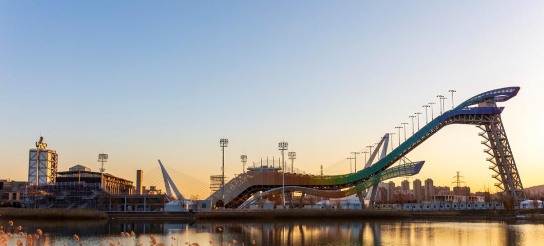 房企转型产业地产的机遇,商业地产新模式体育地产