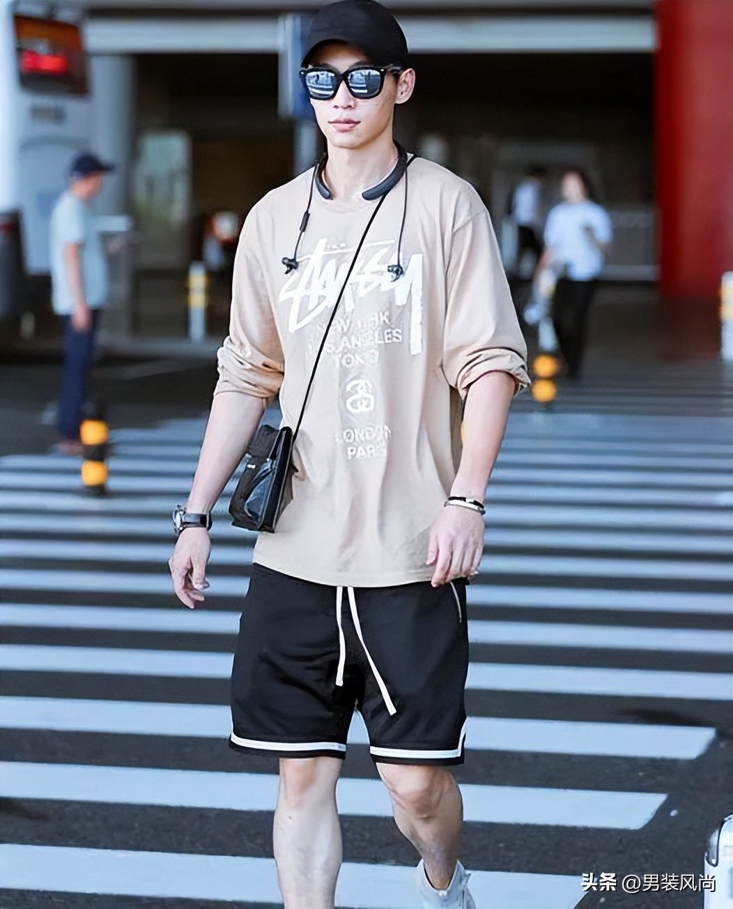 大容量包包高级感简单大方搭配,夏季型男必备的6款包包搭配指南