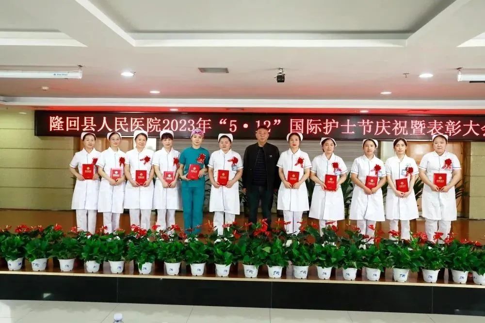 发展护士队伍改善护理服务的感悟,发展护士队伍改善护理服务1500字