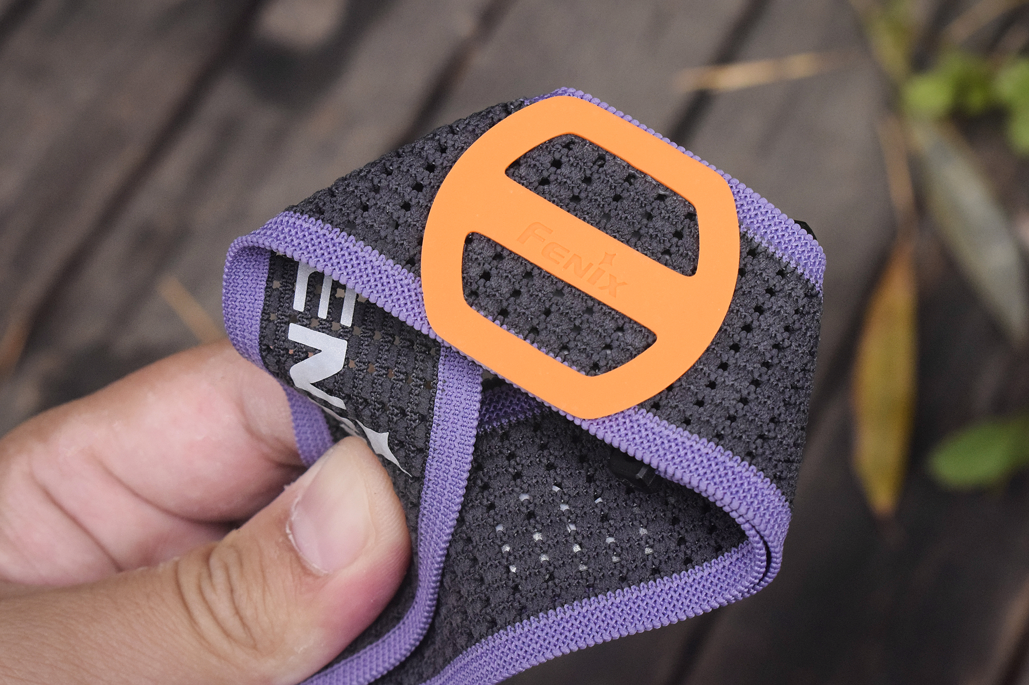 年轻更时尚，菲尼克斯HM65R-DT镁合金越野跑头灯体验