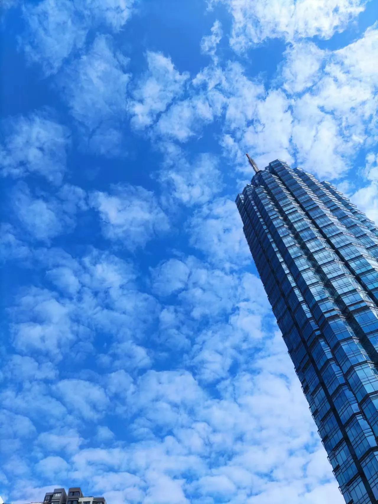 人到老了像个球,人老了就像孩子一样