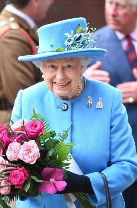 印度要求归还珠宝，多国计划退出英联邦！英国的“太阳”，要落了