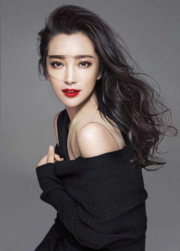 五十多岁的大妈留什么发型好看,50岁大妈头发细软塌适合什么发型