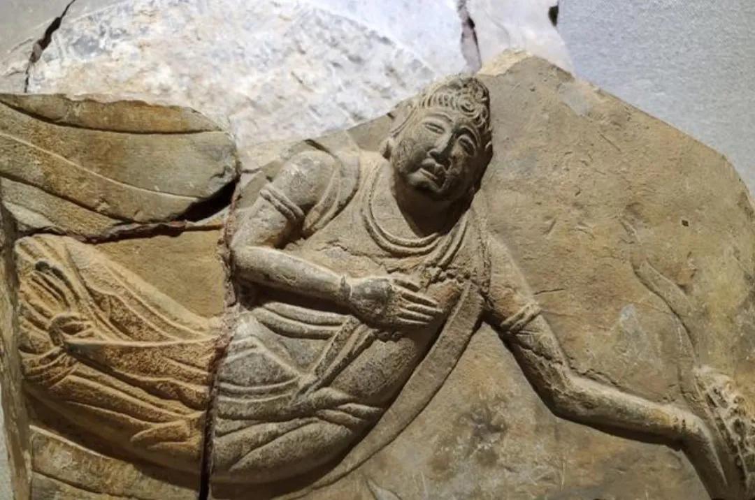 本是邪见，妄称佛教，诳惑黎元，当以令改