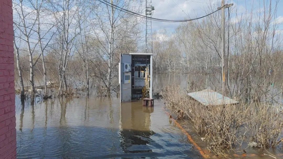 额尔古纳奇人之高擎青春火炬的柴瑞峰