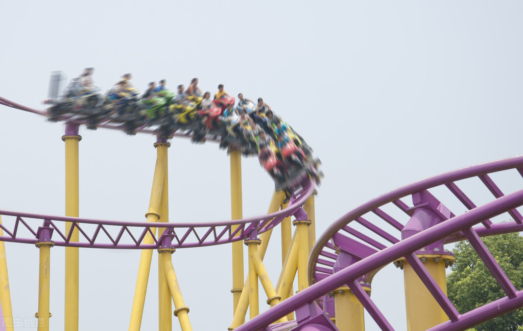 长隆野生动物园和欢乐世界远吗,长隆欢乐世界和动物园在一起吗