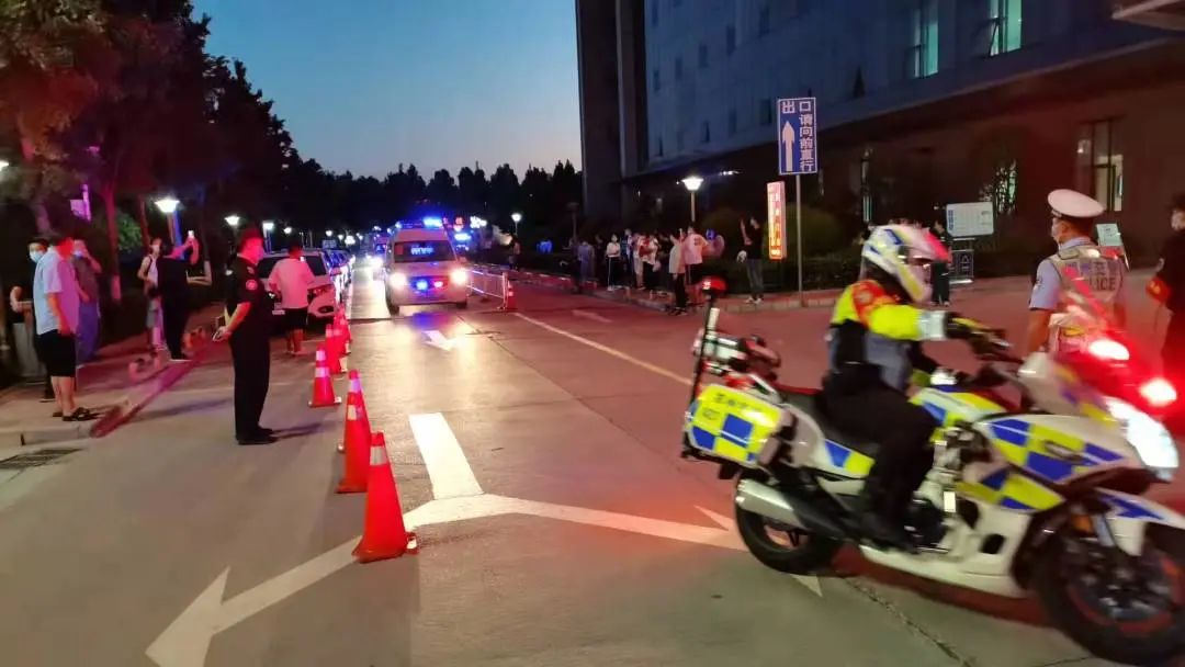 【我为群众办实事】三斤半早产儿肺出血!四省交警千里接力转运急救!