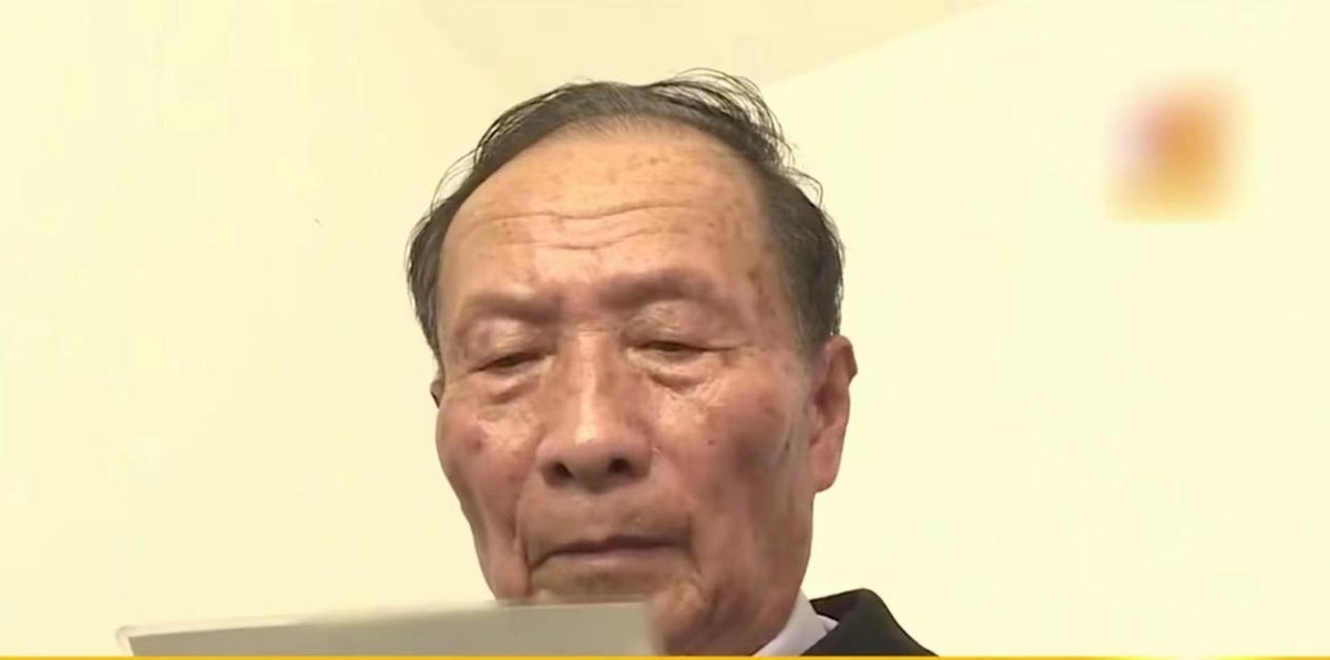 六旬老人出轨与儿子反目成仇,老人婚内出轨案件