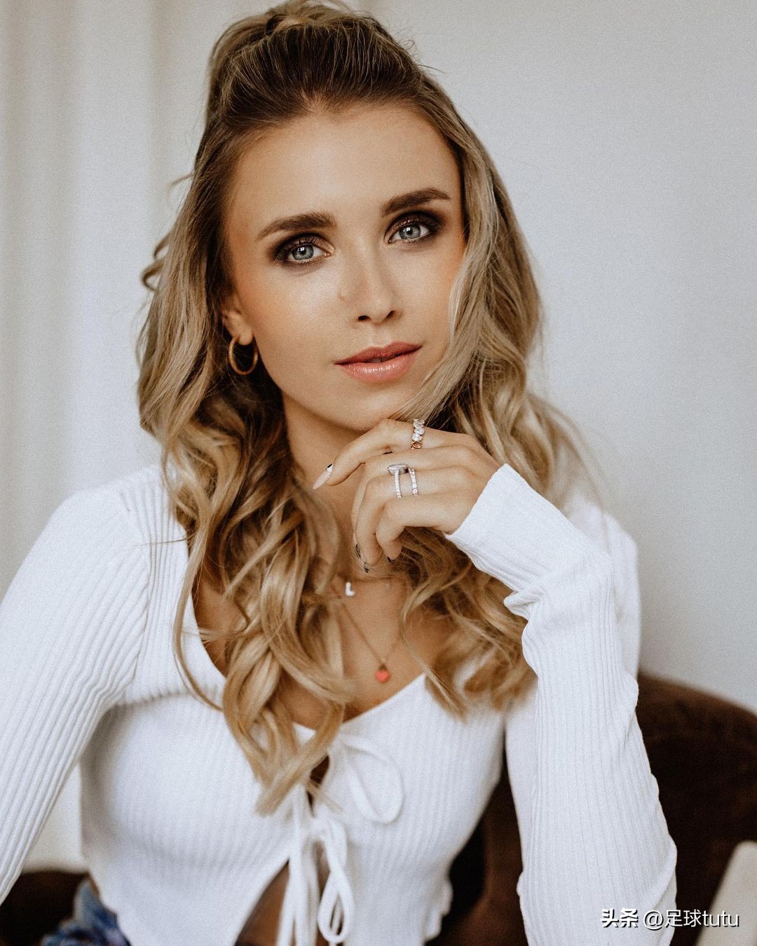 小学生才做选择下一句,小孩才做选择成年人全都要