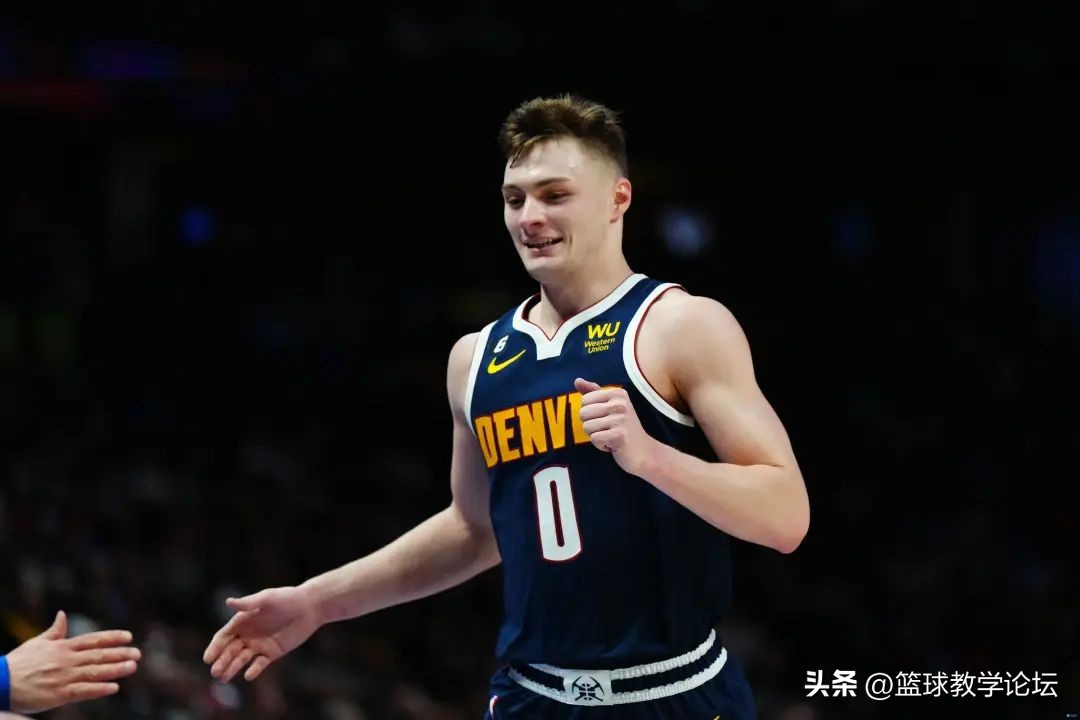 巴特勒17分强势逆转,巴特勒17中6击败勇士