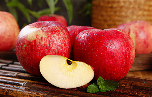 脸上长痘痘最快在家里的消痘方法,对付脸上长痘痘的最有效的方法