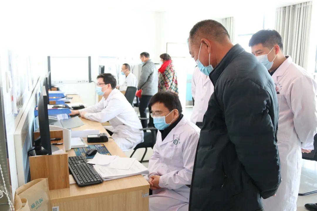 郑大一附院专家教授莅临鹿邑真源医院开展故乡行义诊讲座活动