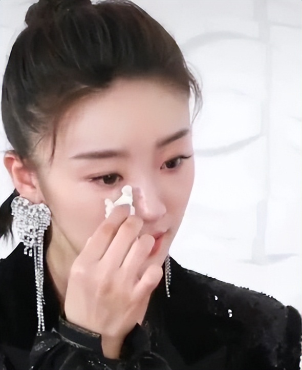 黑红小花张月：质疑整容上位不雅，演绿茶遭网暴，新剧逆转口碑