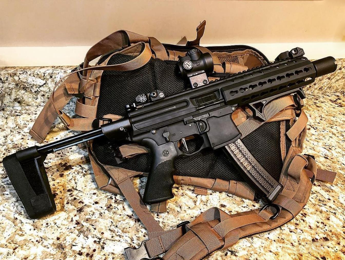 “北极狐”雇佣兵的20种轻*器武**，都是世界最顶尖的枪支