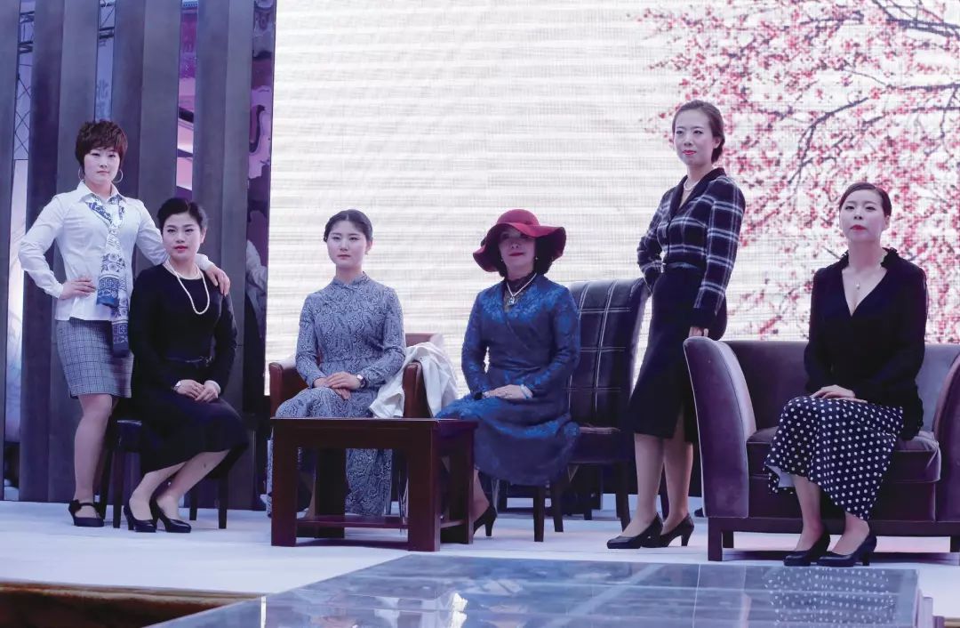 70年中华衣食住行的变化详细,中国70年前衣食住行的图片