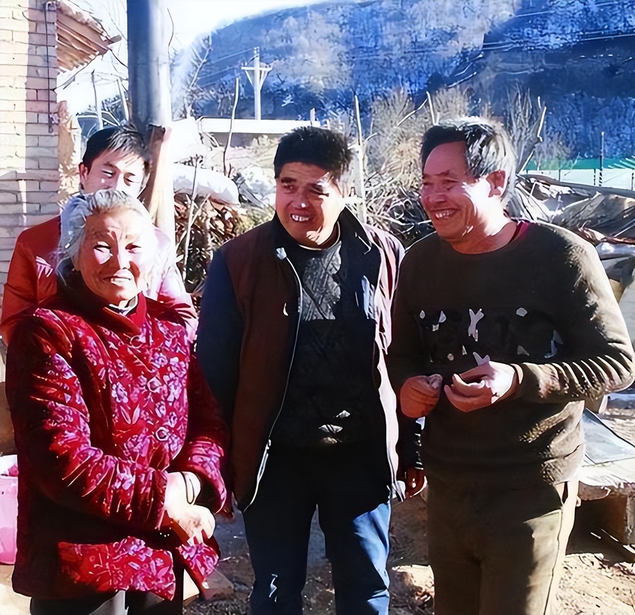 2000年陕西小伙捡到流浪老太,捡到流浪老太13年