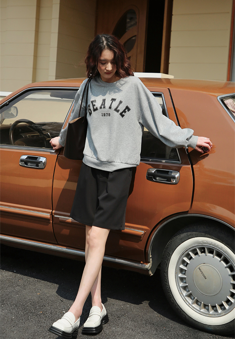 小个子休闲穿搭平底鞋,配短裤的平底鞋女黑色