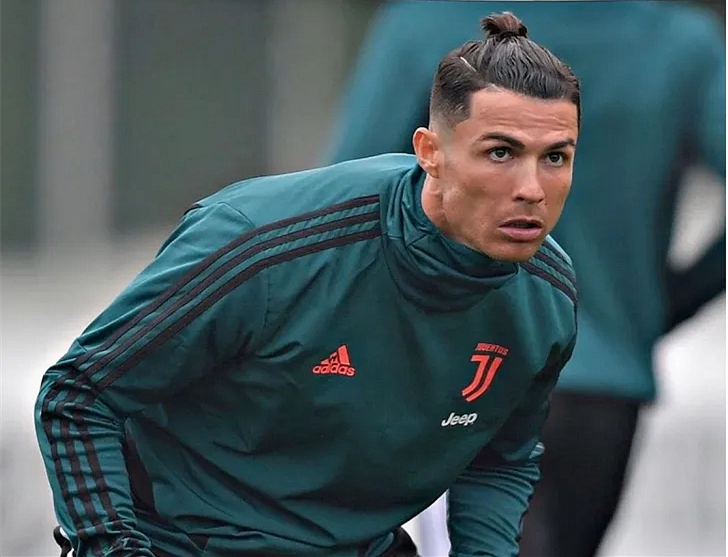 博格巴曼联发型图片,博格巴2018世界杯发型