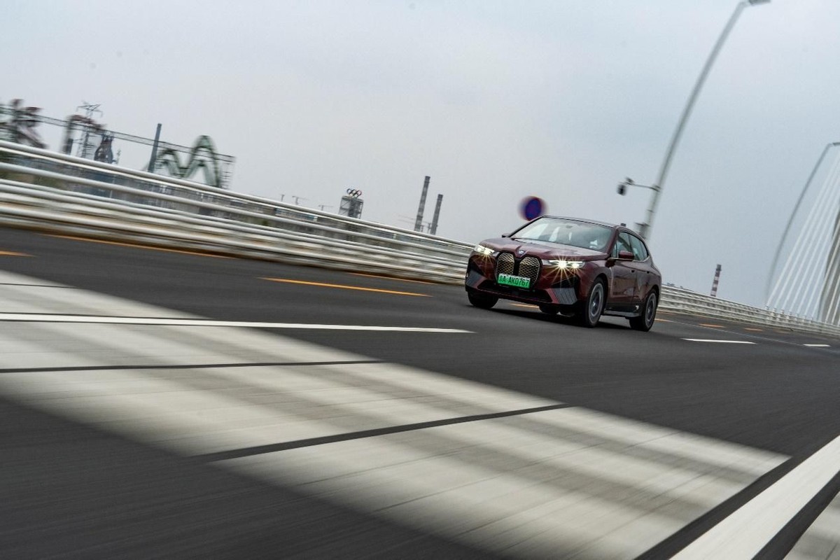 2021红旗e-hs9旗享六座版,红旗ehs9和劳斯莱斯对比