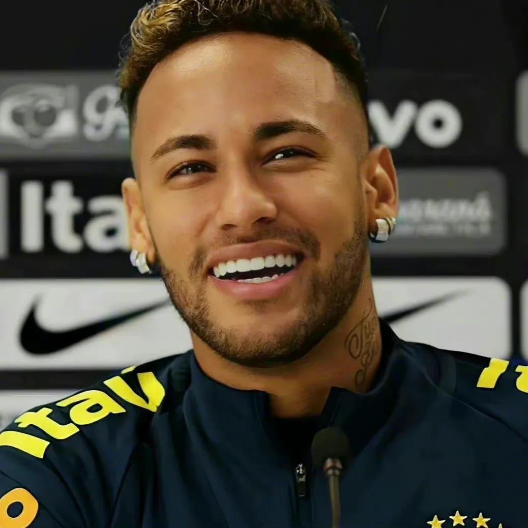 内马尔宠粉,内马尔疼爱儿子