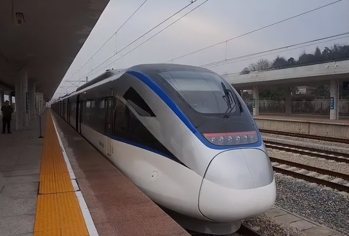 crh6型城际动车组车辆宽度高度,crh6城际动车组内部座椅