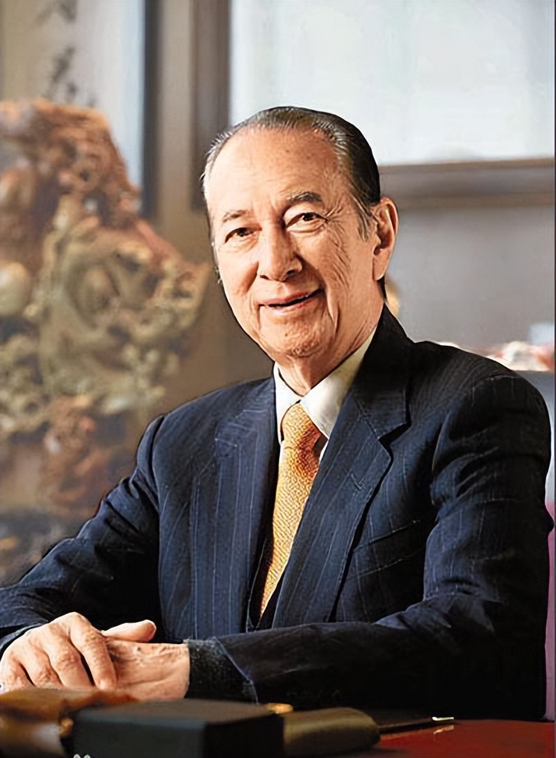 赌王何鸿燊：86万续命针每日一针，800万金丝楠木棺开启世纪葬礼