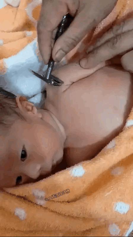 妈妈信偏方害弟弟,妈妈信偏方致宝宝生病