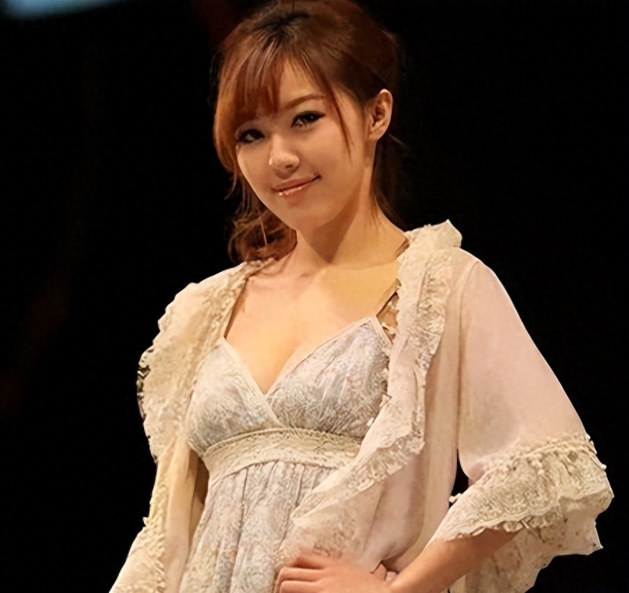 度娘的真人照片,32岁度娘现状