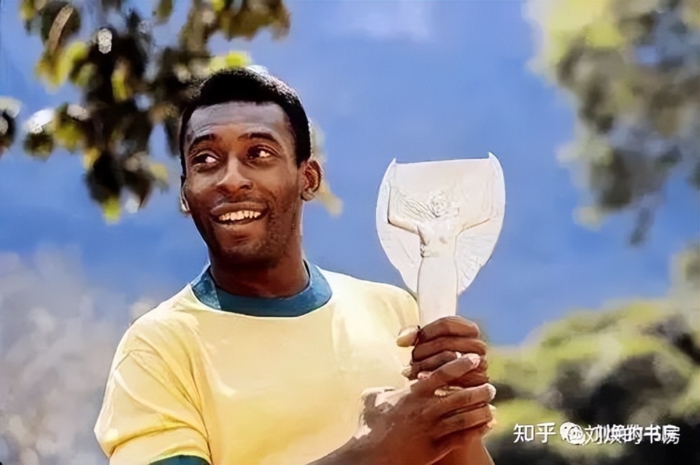 442、424、433，这些足球阵型是什么意思？