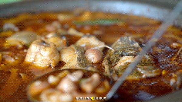 老字号石锅鱼31年老店,温岭石锅肥肠鱼