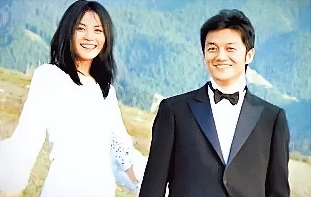 谢霆锋为什么对王菲情有独钟,谢霆锋为啥那么爱王菲