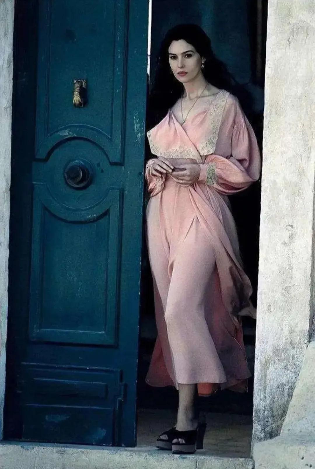 莫妮卡贝鲁奇图片,莫妮卡贝鲁奇惊艳写真