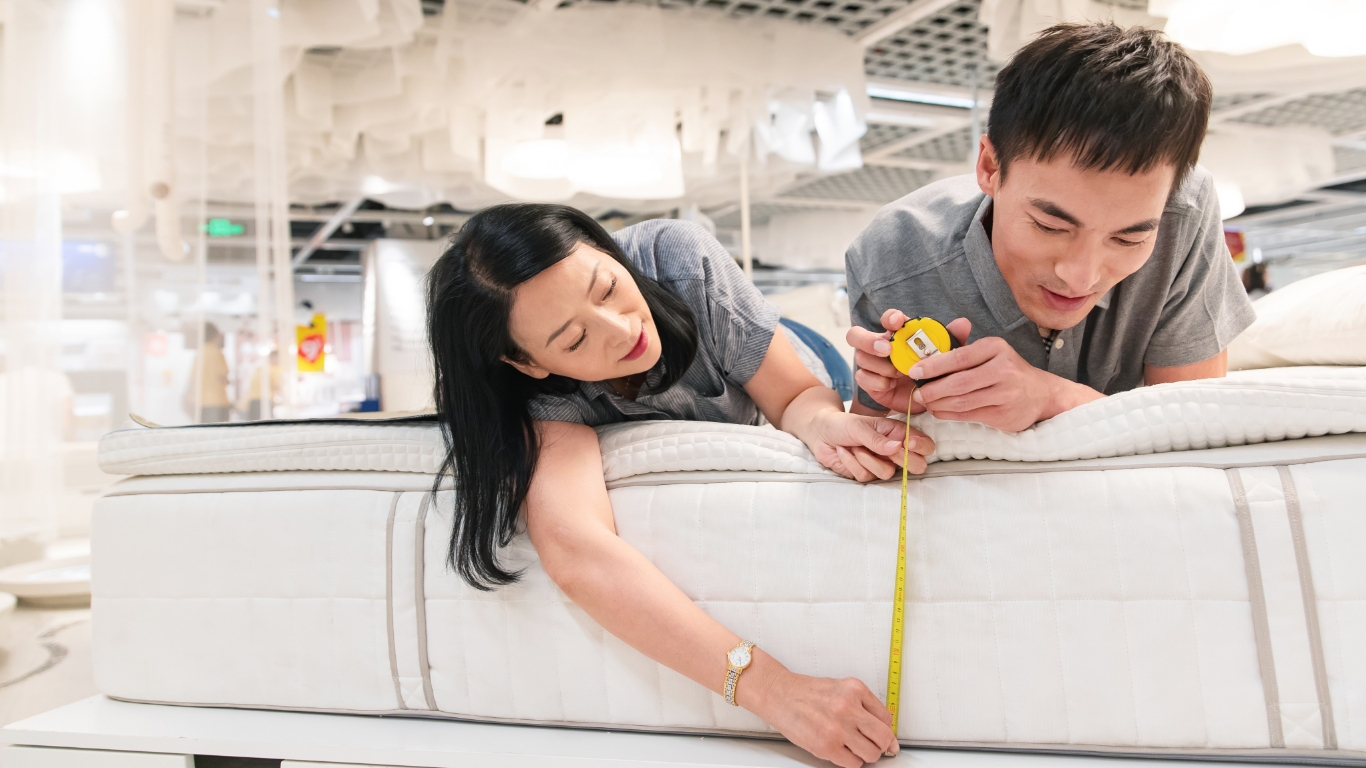 去年花1.5万购入高端棕垫,今年花500元升级,感慨:越贵越难睡!