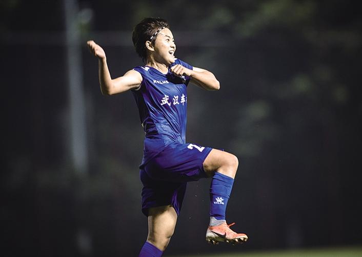 风雨彩虹铿锵玫瑰类似句子,风雨彩虹铿锵玫瑰中考