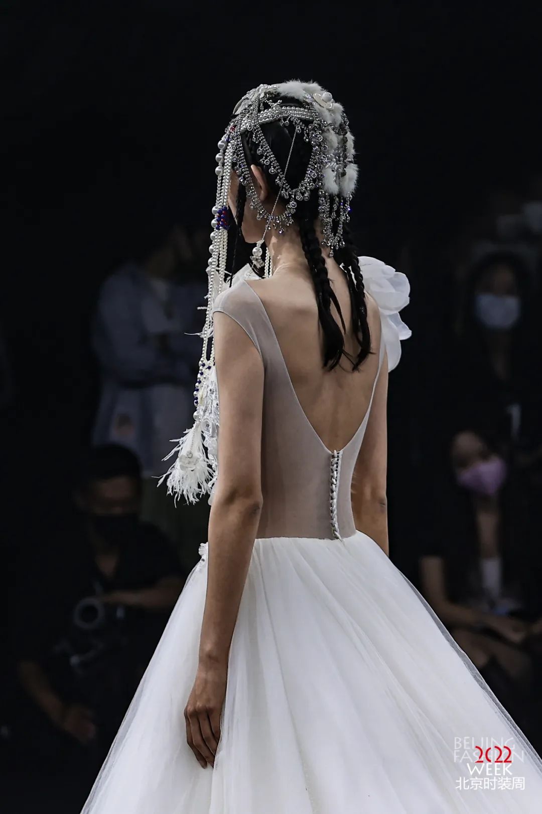 国外流行中国非遗手工艺,当非遗上北京时装周秀场