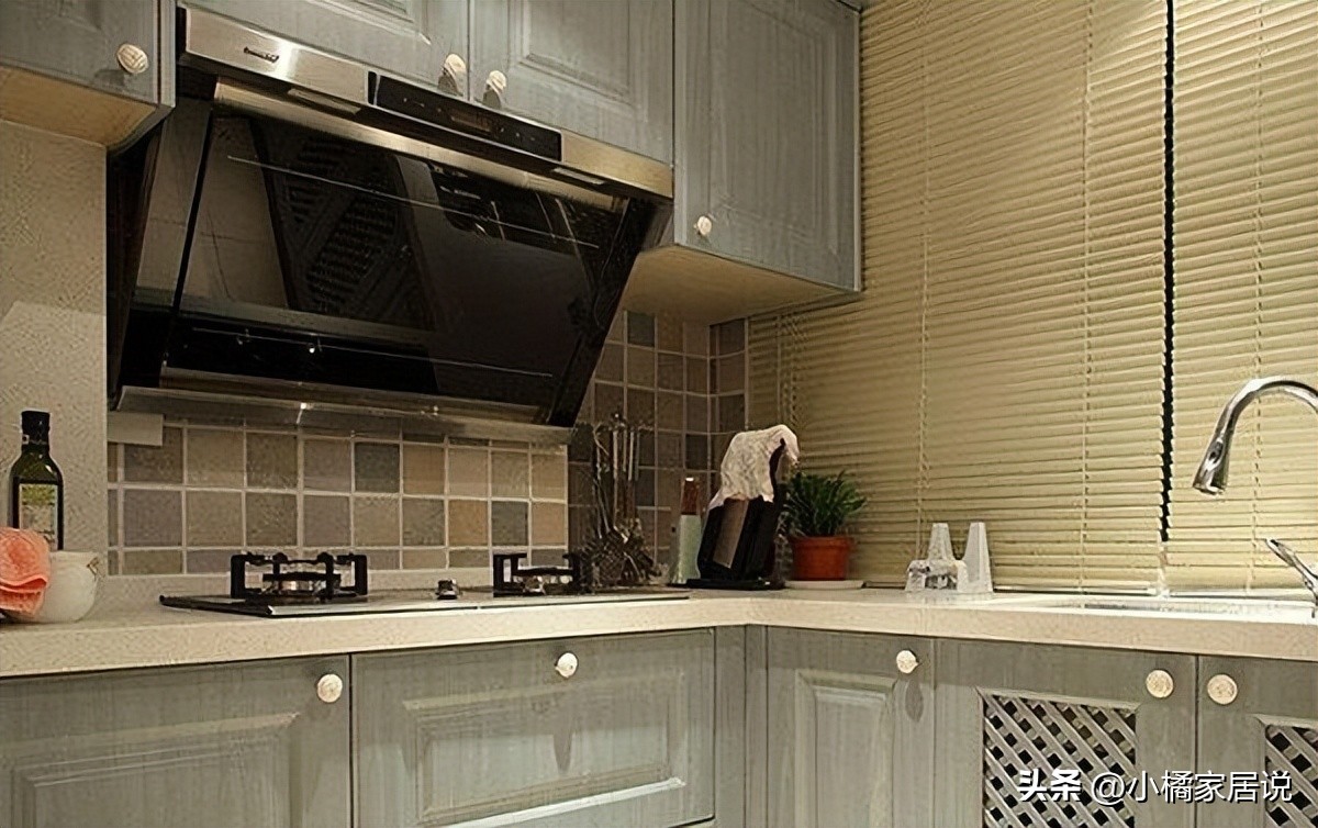 侧吸油烟机和顶吸油烟机哪个好,顶吸油烟机和侧吸油烟机哪种好用