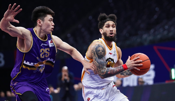 兰兹博格压哨绝杀解说,兰兹博格单节14分